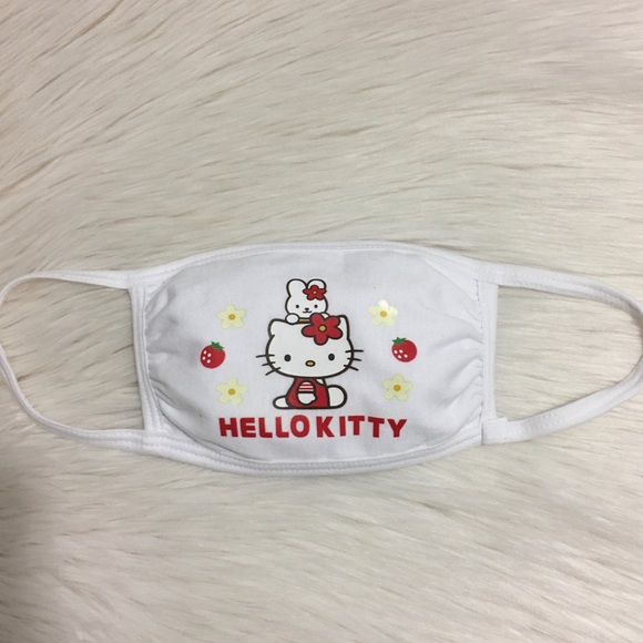 💕LAST 1💕 Hello kitty strawberry facial mask - Picture 4 of 7